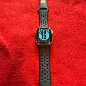 Apple Watch 7 Series Nike GPS
